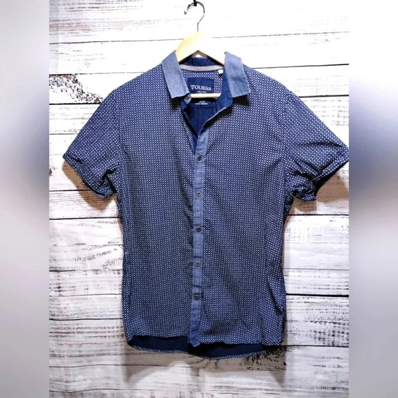 Guess Geometric Shape Button Down Short Sleeve Shirt in Blue size Large‎ - Picture 1 of 8
